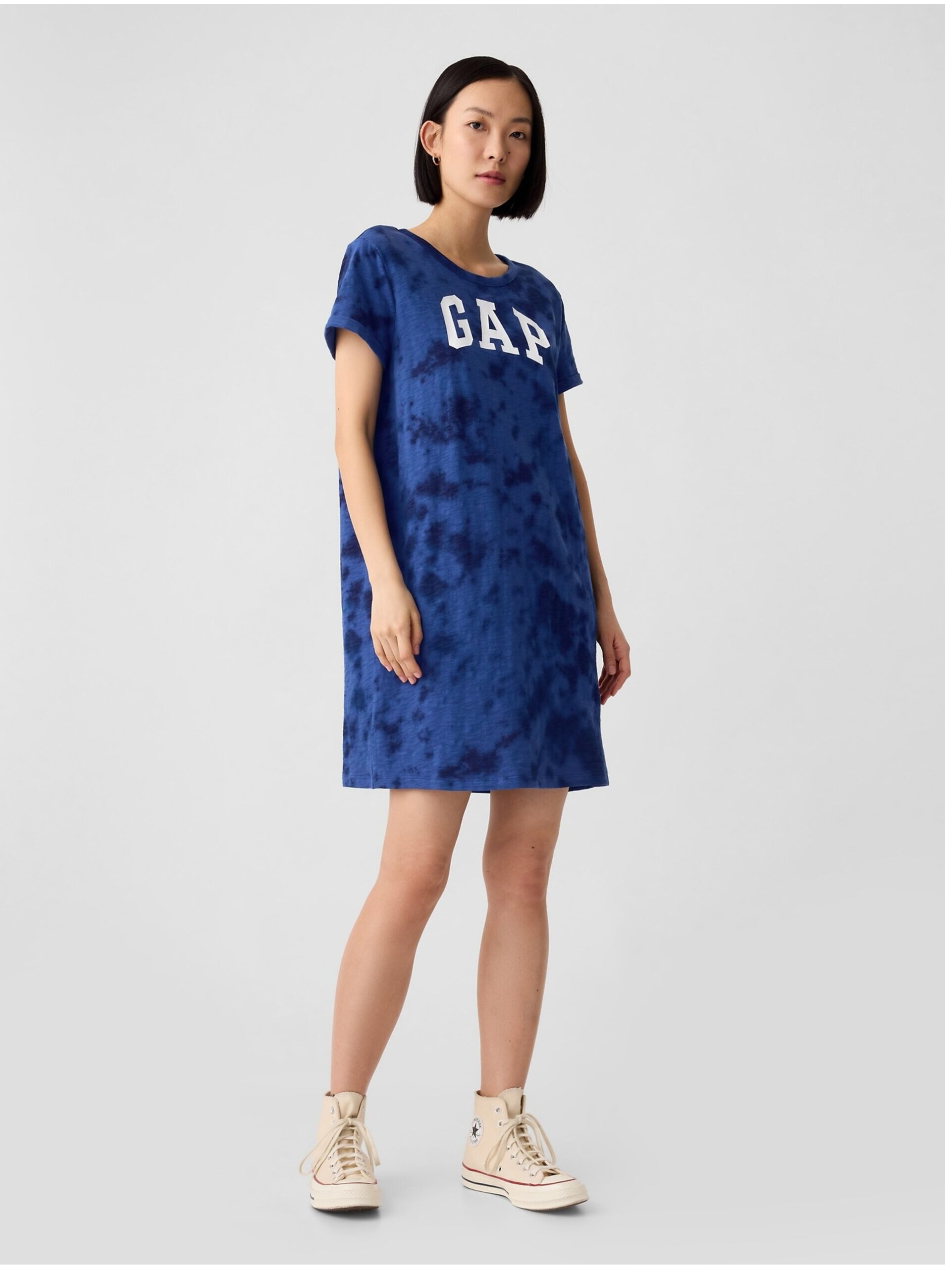 Levně Tmavě modré dámské vzorované tričkové šaty GAP
