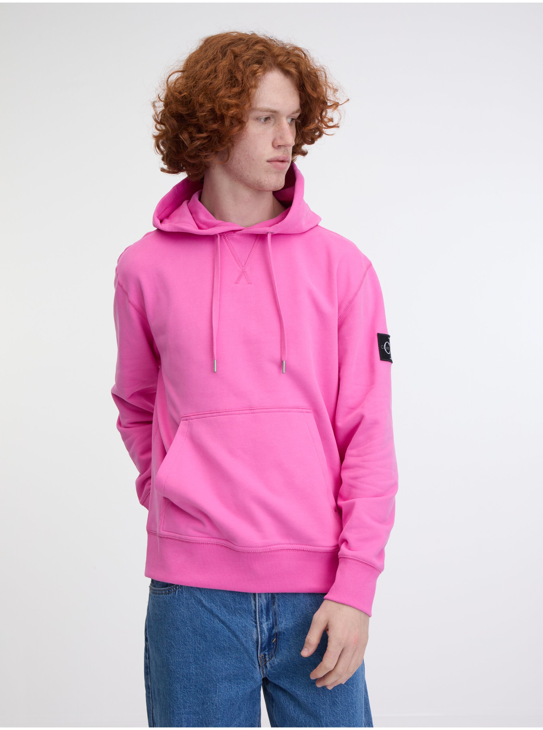Levně Růžová pánská mikina Calvin Klein Jeans Badge Hoodie