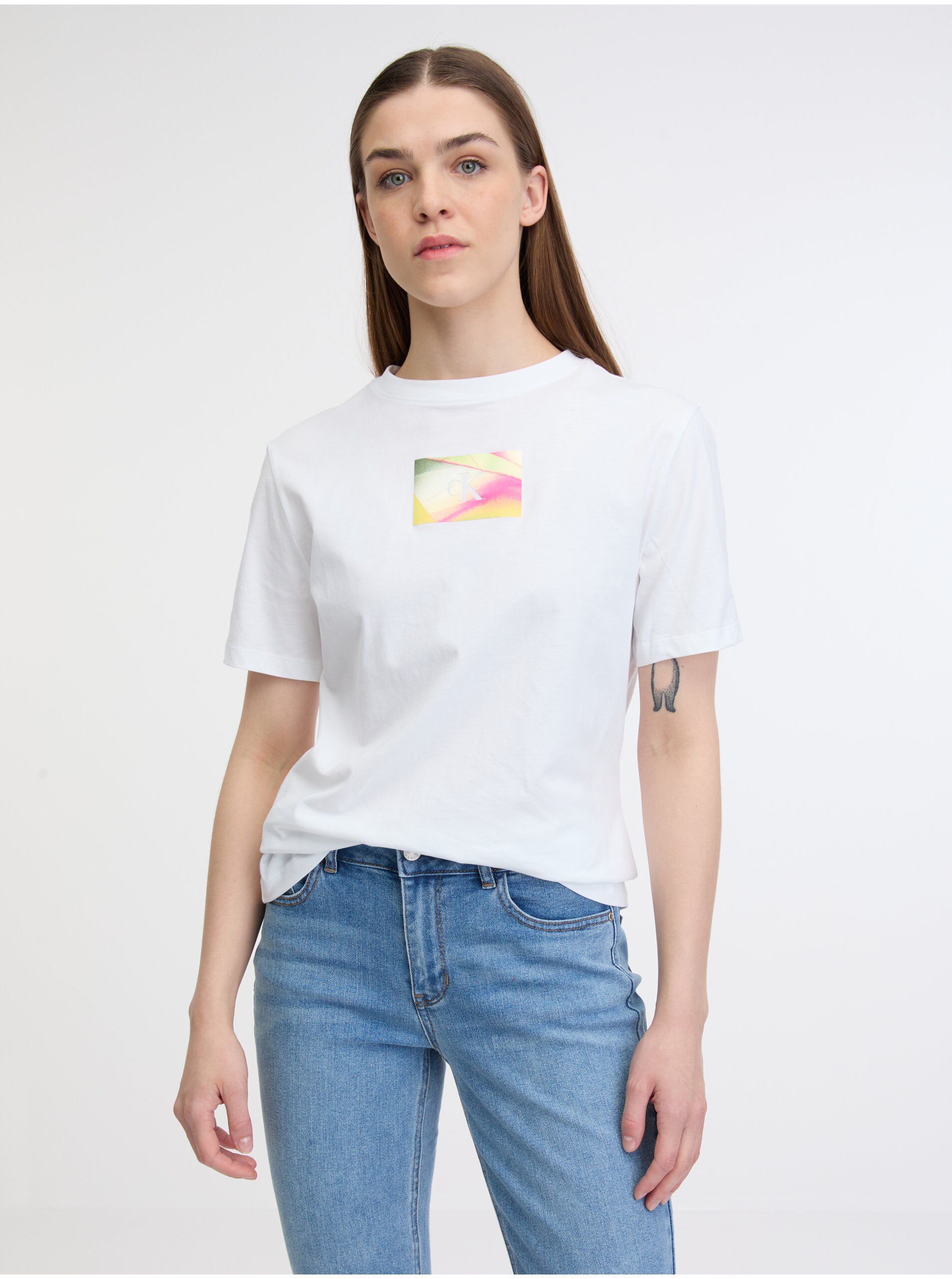 Levně Bílé dámské tričko Calvin Klein Jeans Illuminated Box Logo Slim Tee