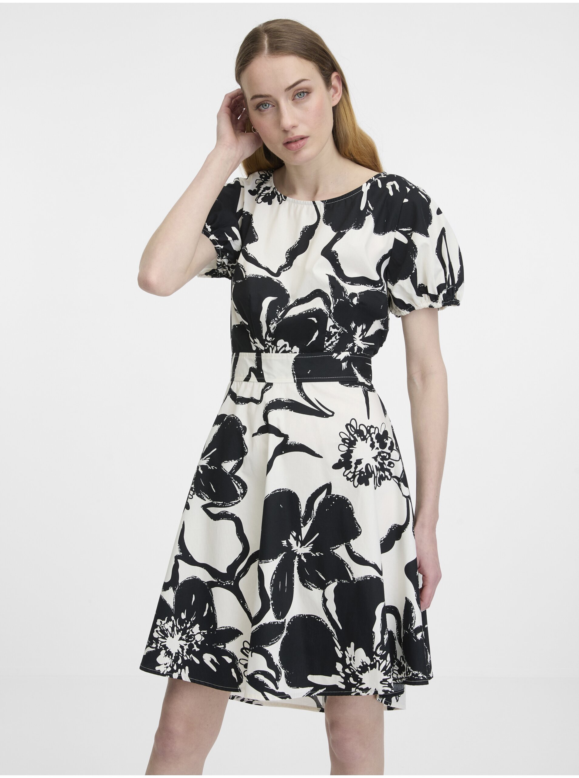 Levně Černo-bílé dámské vzorované šaty ORSAY