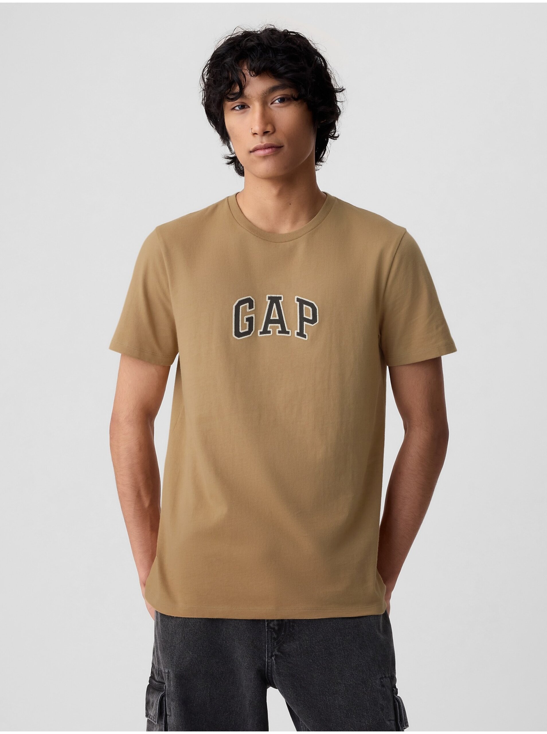 Levně Hnědé pánské tričko s logem GAP