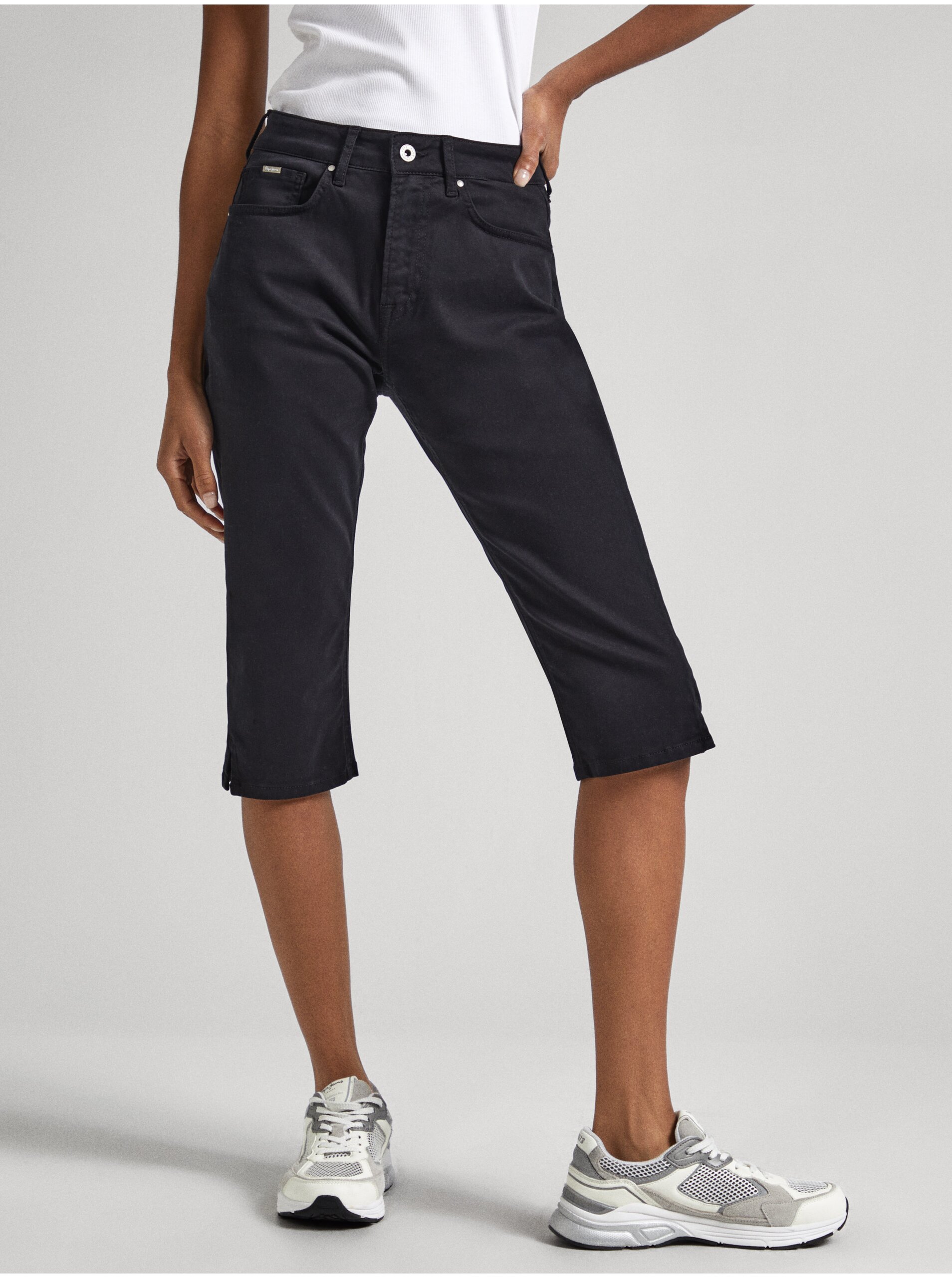 E-shop Černé dámské džínové kraťasy Pepe Jeans