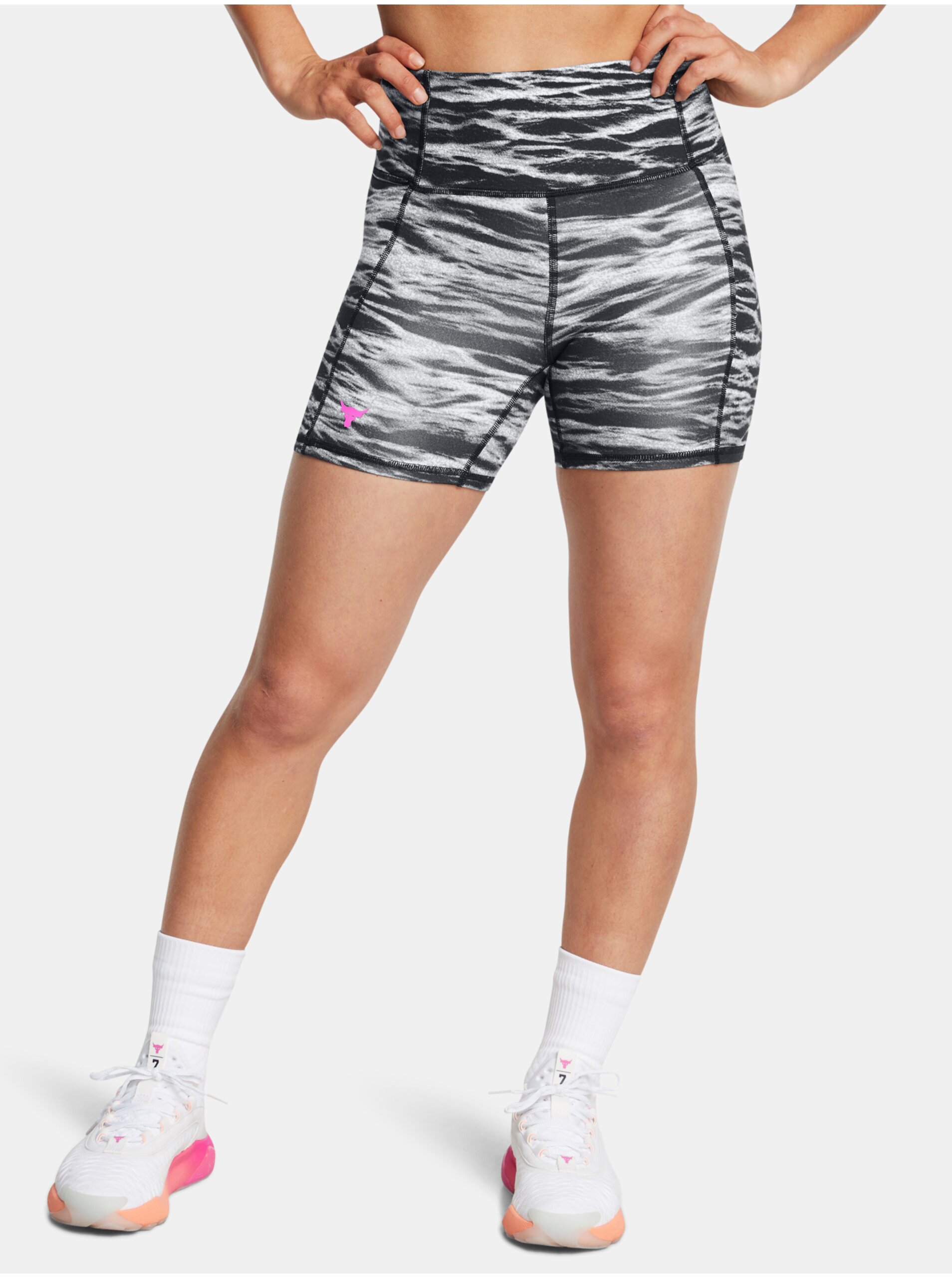 Černé dámské kraťasy Under Armour Project Rock Lets Go Bench To Beach Middy