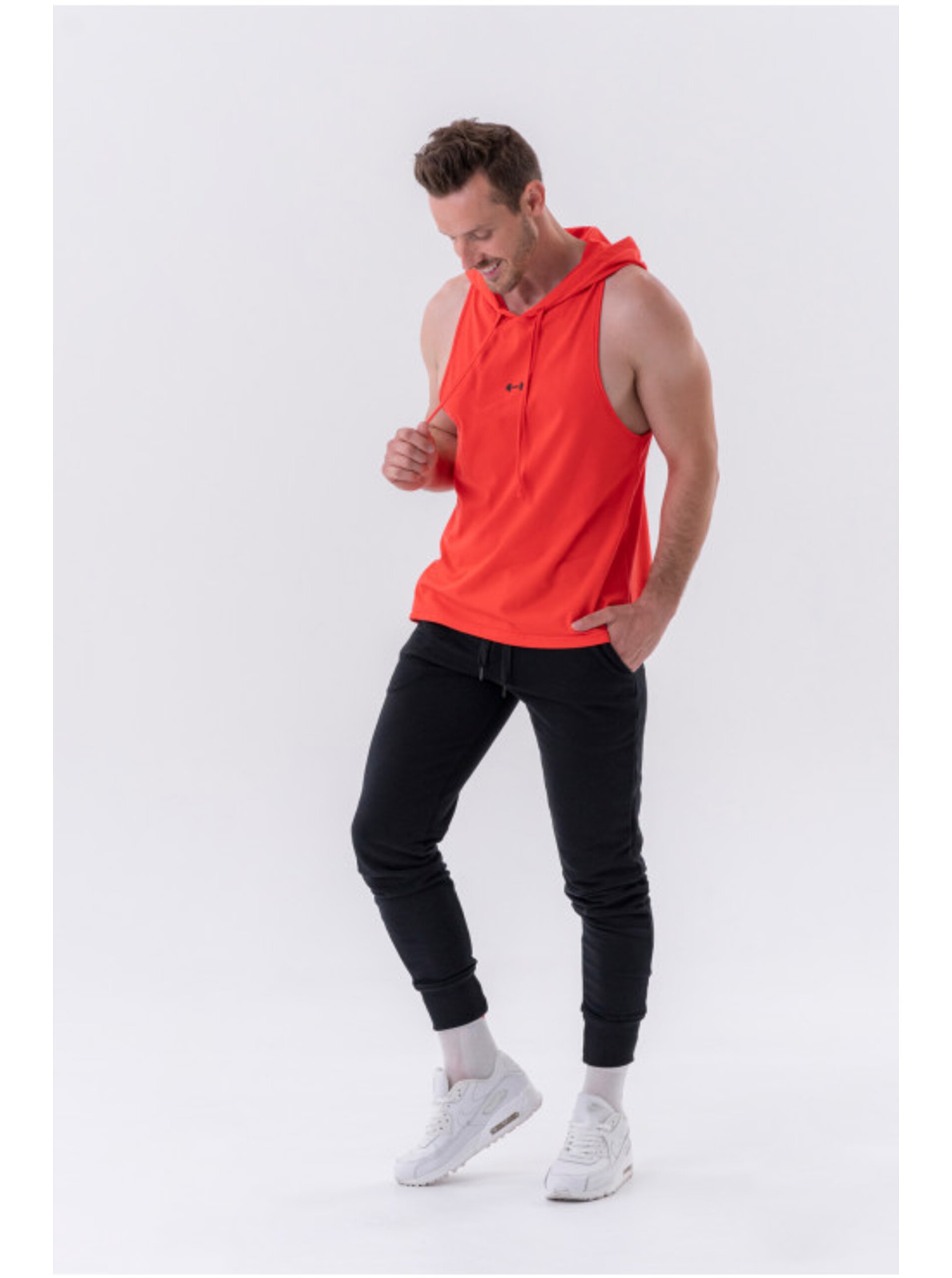 Levně Fitness tílko s kapucí 323 Red Nebbia