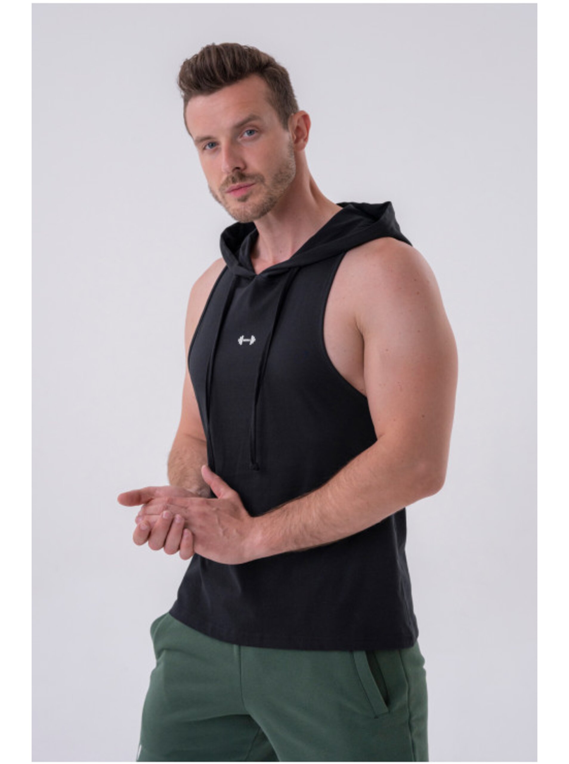 Levně Fitness tílko s kapucí 323 Black Nebbia