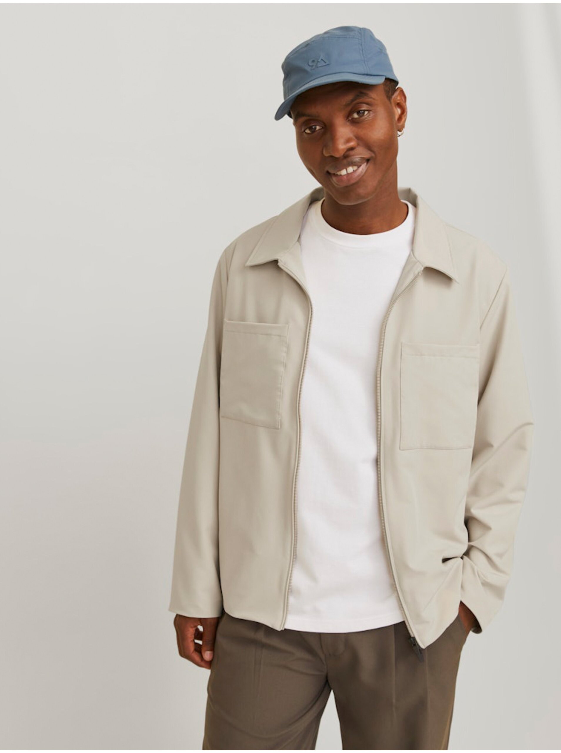Levně Béžová pánská bunda Jack & Jones