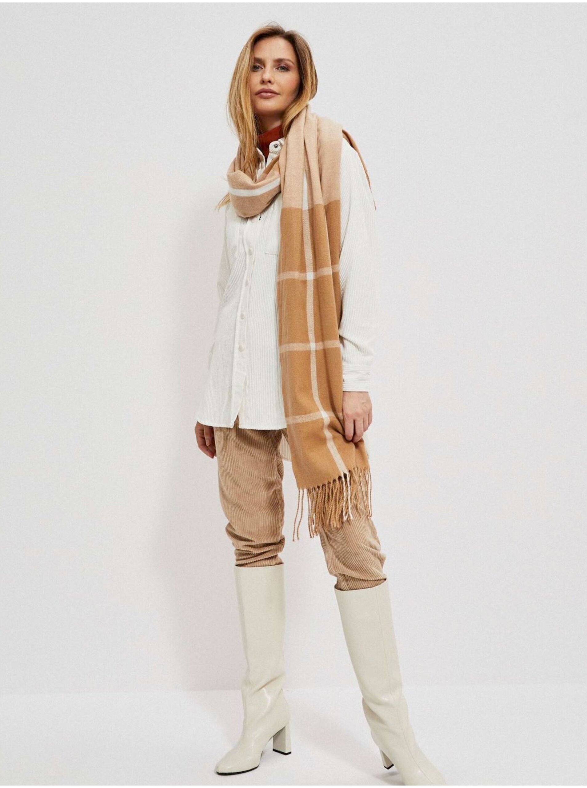 Check scarf with fringes