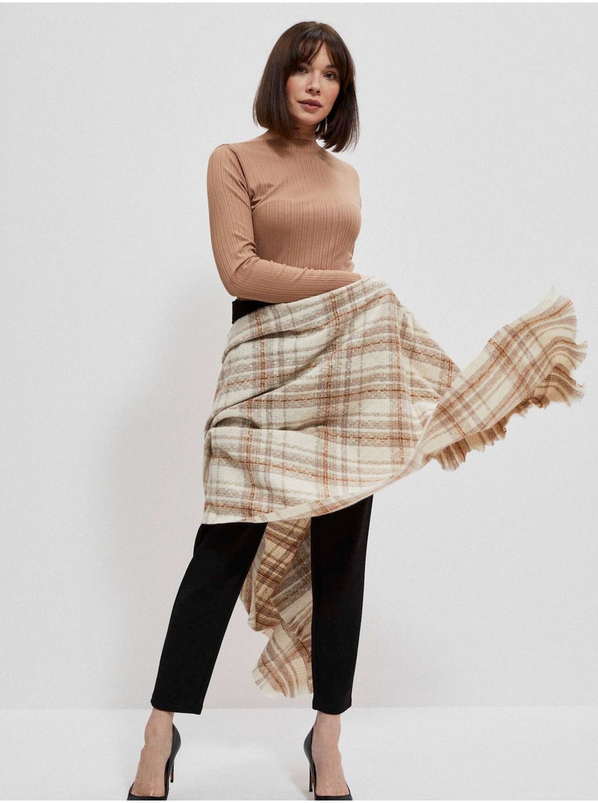 Wide checkered scarf