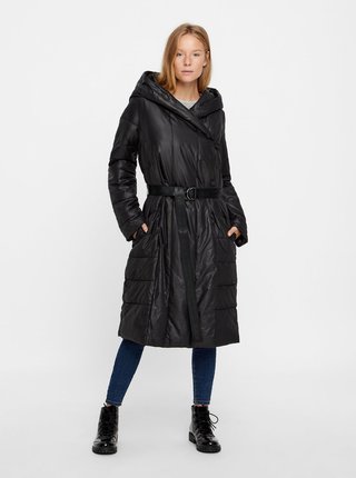 Čierny zimný prešívaný kabát s opaskom VERO MODA