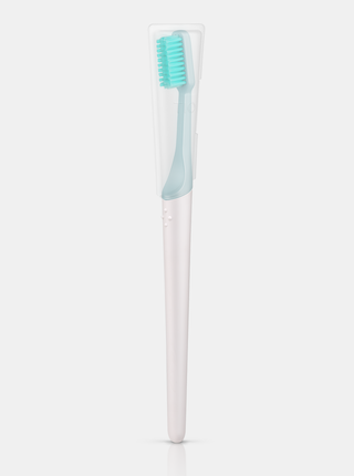 Světle modrý zubní kartáček TIO - ultra soft