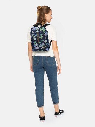 Tmavě modrý vzorovaný batoh Eastpak 10,5 l