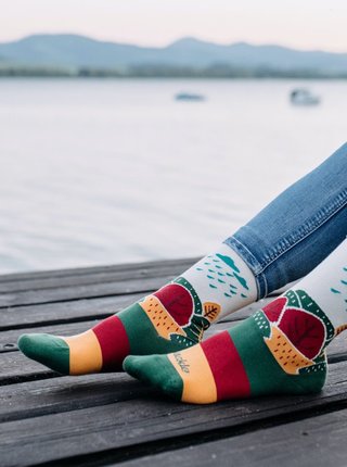 Krémovo-zelené vzorované ponožky Fusakle Naše krajina