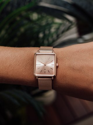 Dámské hodinky s nerezovým páskem v růžovozlaté barvě Millner Royal