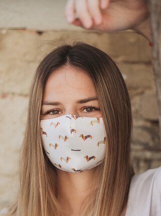 Krémová vzorovaná rouška Fusakle