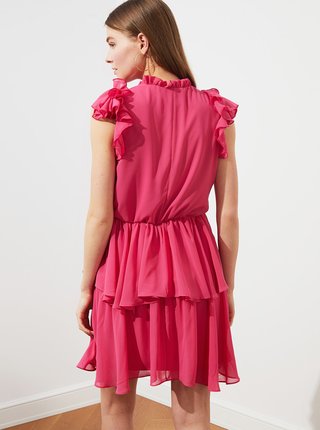 Ružové šaty s volánmi Trendyol