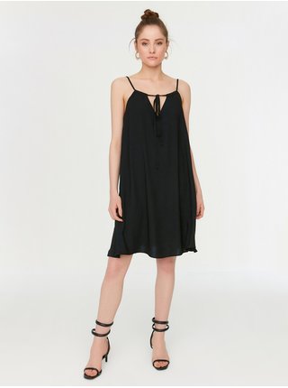 Černé dámské krátké šaty na ramínka Trendyol