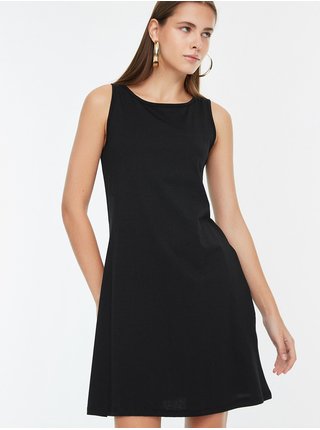 Čierne basic šaty s vreckami Trendyol
