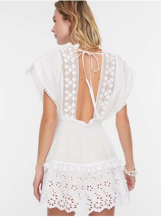 Bílé krátké šaty s krajkou Trendyol