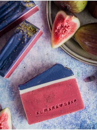 Modro-růžové přírodní tuhé mýdlo Almara Soap Ruby Figs 