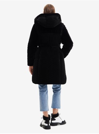 Černý dámský zimní kabát s kožíškem Desigual Sundsvall