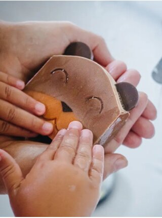 Hnědé přírodní tuhé mýdlo pro děti Almara Soap My Happy Bear (100 g)