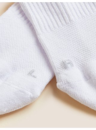 Sada pěti párů dámských sportovních ponožek v bílé barvě Marks & Spencer Trainer Liners™ 