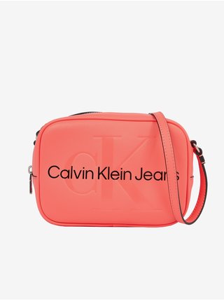Koralová dámska crossbody kabelka Calvin Klein Jeans Sculpted Camera Bag