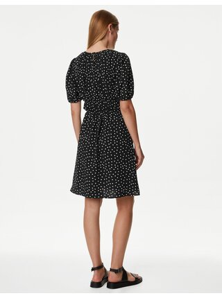 Čierne dámske bodkované šaty Marks & Spencer