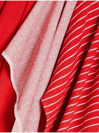 Sada tří kusů kuchyňských utěrek v červené barvě Marks & Spencer 