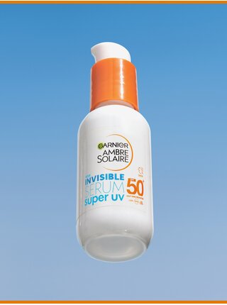 Lehké pleťové sérum s vysokou UV ochranou Garnier Ambre Solaire Super SPF 50+ (30 ml)