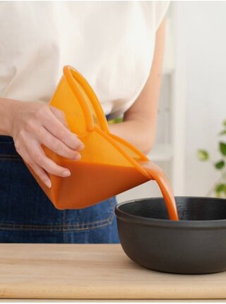 Oranžový silikonový sáček na potraviny Food Huggers (900 ml)
