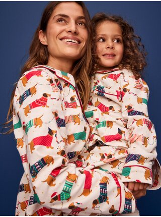 Krémová dámska vianočná nočná košeľa s motivom jazvečíka Marks & Spencer