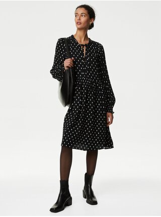 Čierne dámske bodkované voľné mini šaty Marks & Spencer