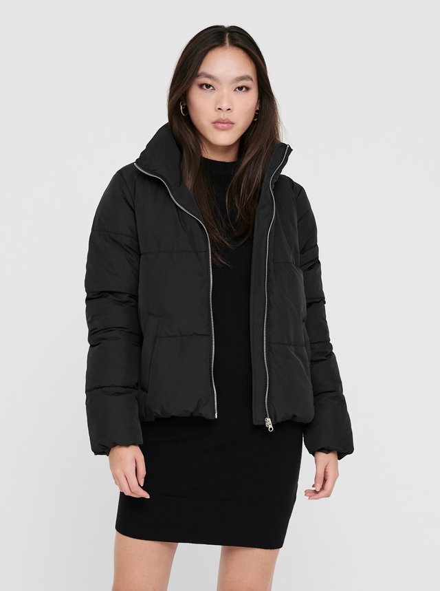 Čierna zimná prešívaná bunda Jacqueline de Yong Erica