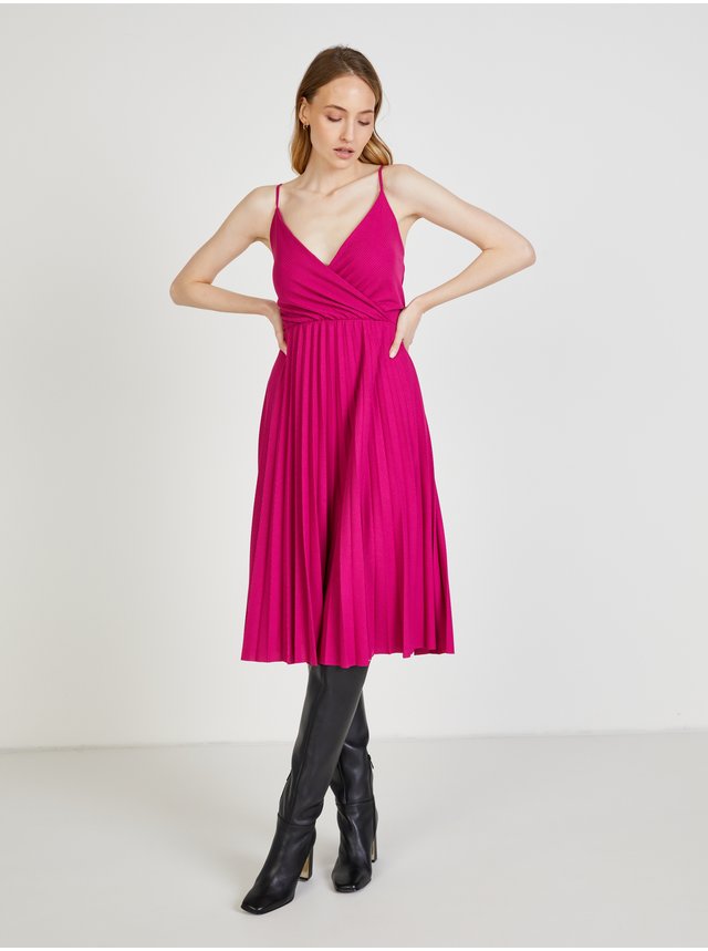 Tmavě růžové šaty s plisovanou sukní Trendyol