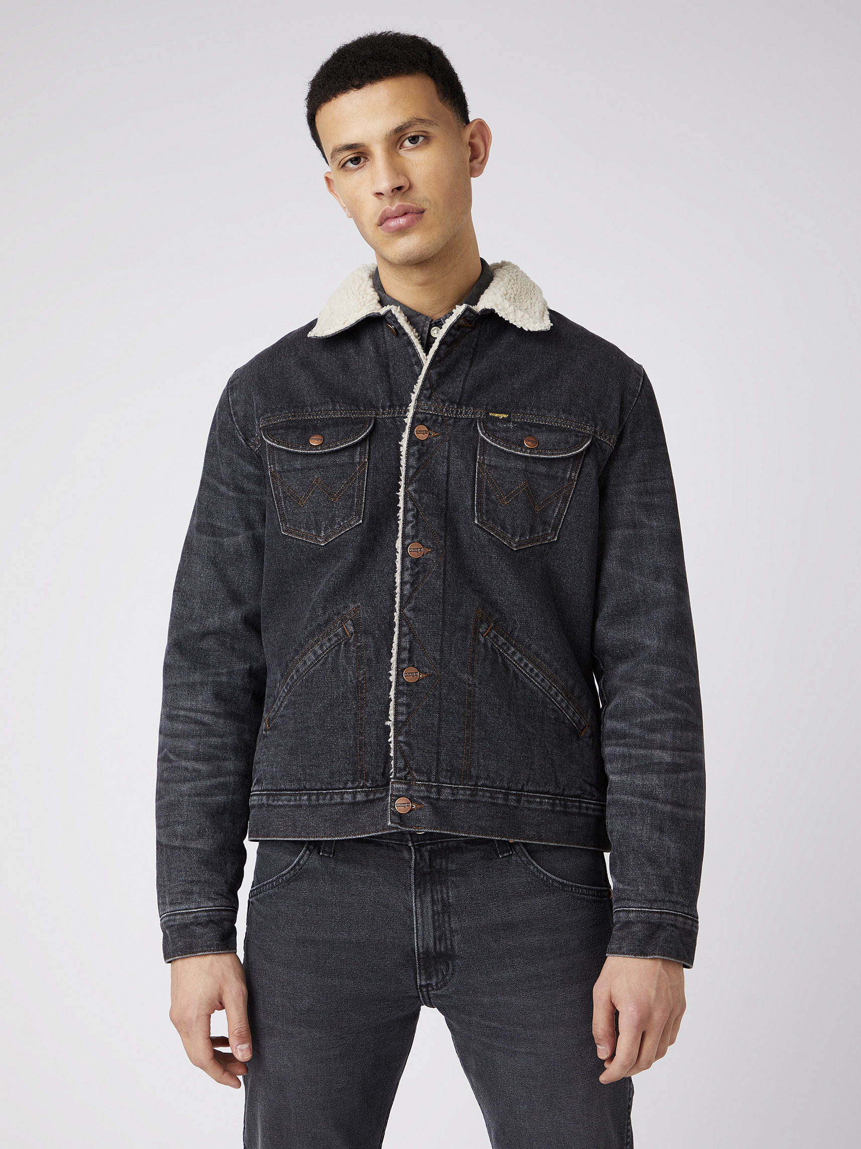 Černá pánská džínová bunda s umělým kožíškem Wrangler | ZOOT.cz